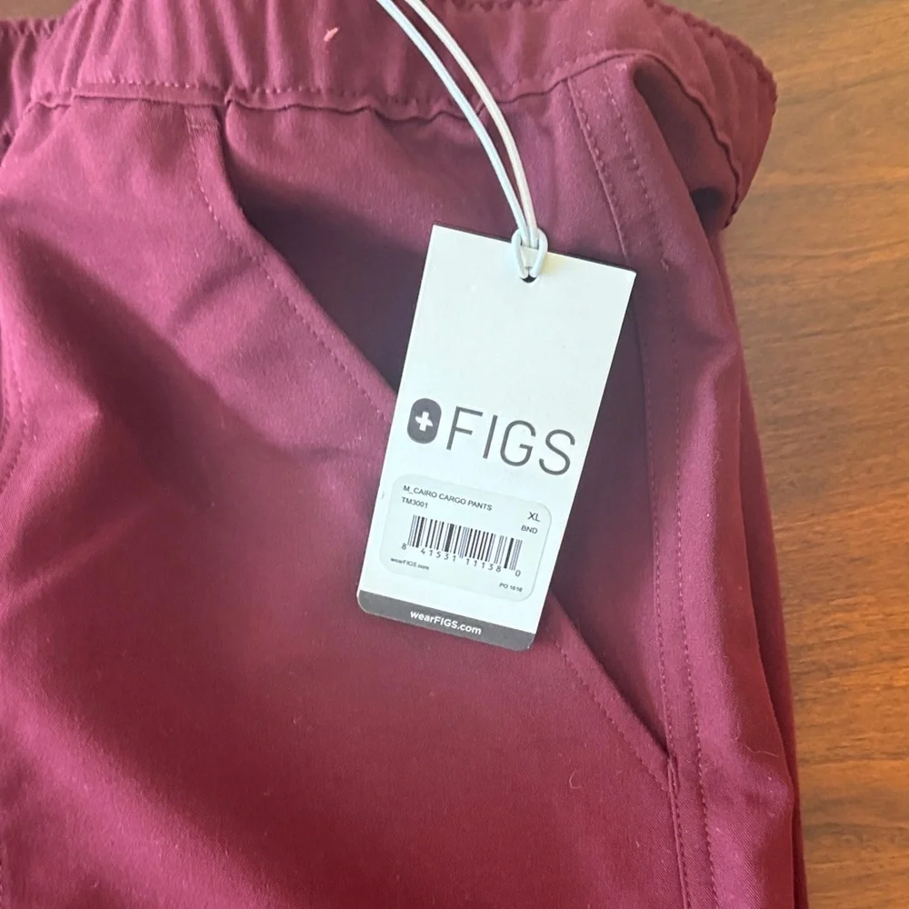 Figs NWT Men’s Cairo Cargo Workwear Maroon Scrub Pants